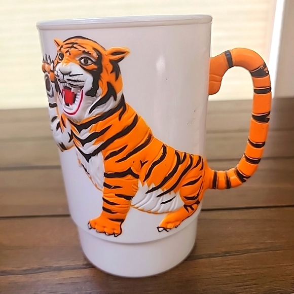 Vintage 1988 Ringling Bros and Barnum & Bailey Circus 3D Tiger Mug - Picture 1 of 5